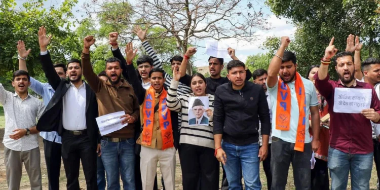 जम्मू विवि में जिन्ना, सैयद व इकबाल को सिलेबस से हटाने की सिफारिश