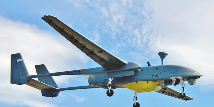 भारत तीनों सेनाओं में तैनाती के लिए और अधिक हेरॉन एमके2 ड्रोन खरीदेगा