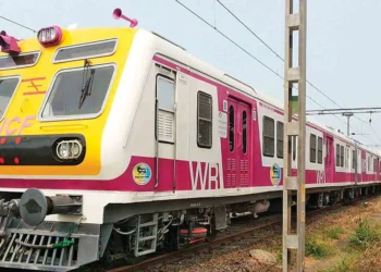 मुंबई लोकल में बढ़ेगी क्षमता, नई ईएमयू में 1500 ज्यादा यात्री