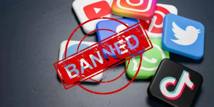 “नाबालिगों पर सोशल मीडिया प्रतिबंध”