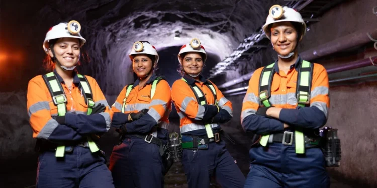 महिलाएं सिर्फ दफ्तरों तक ही सीमित नहीं