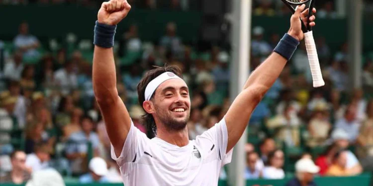 Agustin upsets Shelton in Houston