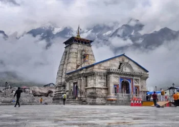 बर्फ की चादर के बीच खुलेंगे केदारनाथ धाम के कपाट