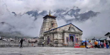 बर्फ की चादर के बीच खुलेंगे केदारनाथ धाम के कपाट