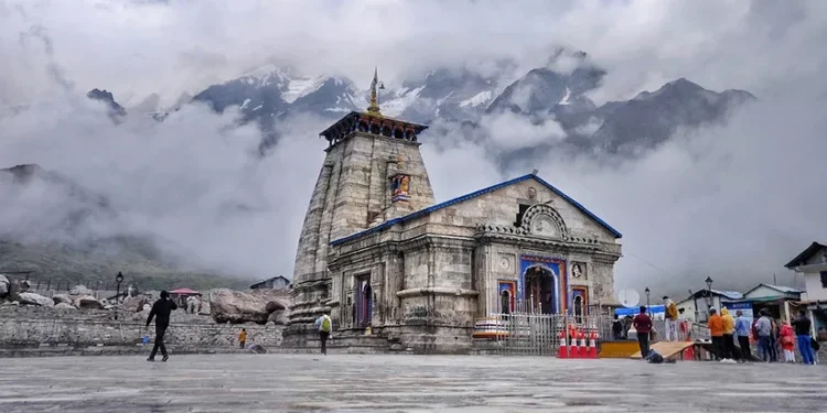 बर्फ की चादर के बीच खुलेंगे केदारनाथ धाम के कपाट