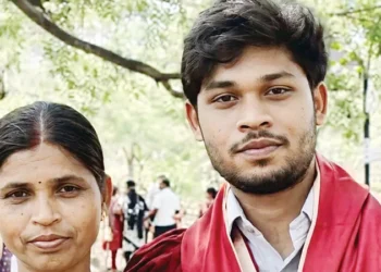 मिड डे मील बनाने वाली मां के बेटे ने किया कमाल