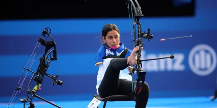 हाथ नहीं, पर हौसले से छुआ आसमान