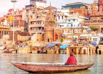 Spiritual Tourism: एशिया में नंबर 1 बना भारत; वाराणसी से ऋषिकेश तक आध्यात्मिक यात्रा का बढ़ा क्रेज