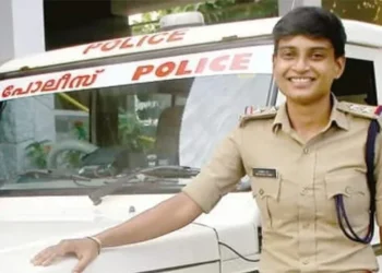एनी शिवा की सक्सेस स्टोरी: नींबू पानी बेचने से SI बनने तक का सफर