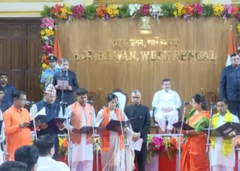 35 MLAs take oath as ministers in Bengal