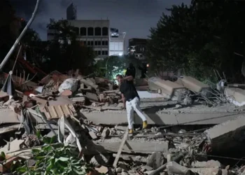 At least 32 dead, 700 injured in Venezuelan earthquakes