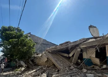 Five killed in 7.8 magnitude earthquake in Philippines