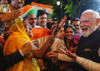 PM Modi arrives in Paris for final leg
