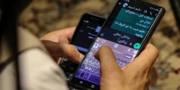 Taliban Bans Smartphones for Government Officials