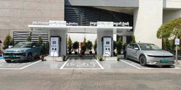 Hyundai opens 30,000 EV charging points