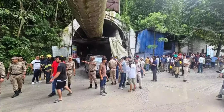 Seven dead in Sikkim tunnel collapse