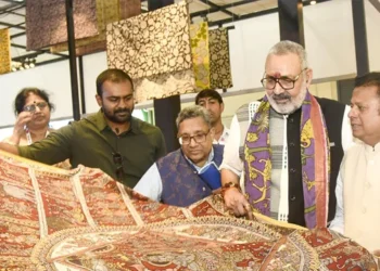 Textile, apparel exports cross Rs 3.25 lakh crore