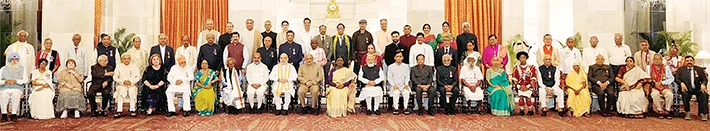 राष्ट्रपति मुर्मू ने पद्म पुरस्कार 2026 के दूसरे चरण में 65 हस्तियों को सम्मानित किया, रोहित शर्मा और माधवन शामिल।
