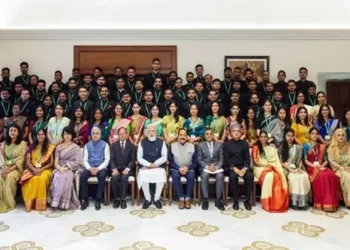 PM मोदी ने IAS प्रशिक्षुओं से कहा- हर फैसले के केंद्र में रखें नागरिक, विकसित भारत 2047 पर जोर