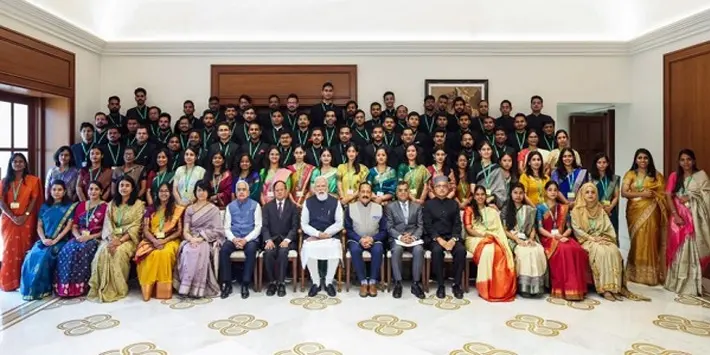 PM मोदी ने IAS प्रशिक्षुओं से कहा- हर फैसले के केंद्र में रखें नागरिक, विकसित भारत 2047 पर जोर
