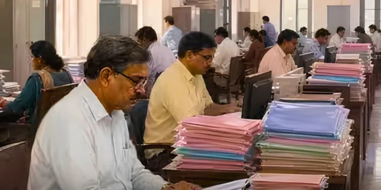 Gujarat plastic files ban government offices