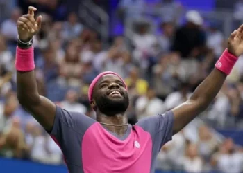 Tiafoe makes comeback to enter US Open quarters