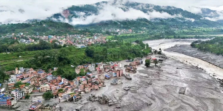 Himalayan glacier collapse flash flood